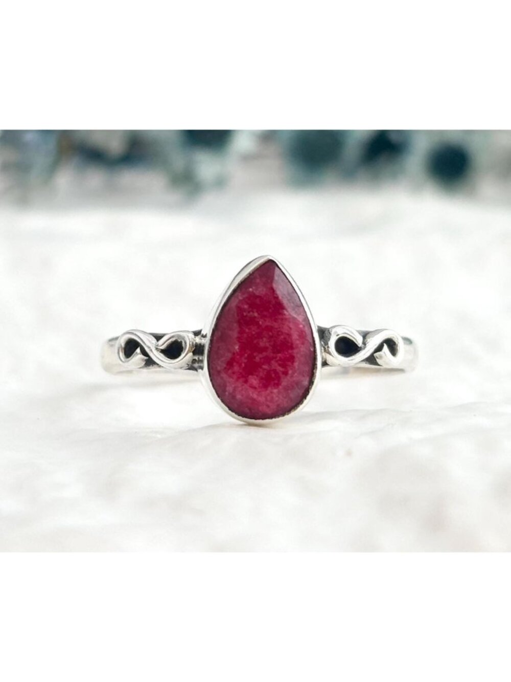 Ruby Gemstone Pear Cut Infinity Sterling Silver 925 Vintage Ring - sz 7.5